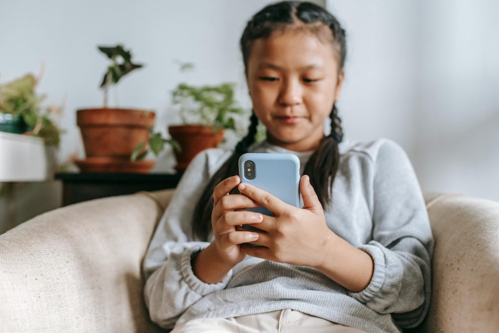 child,phone,social media